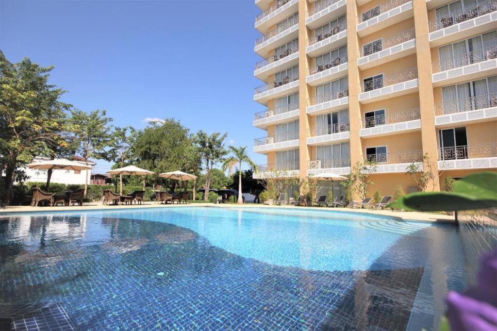 Отель Continental Plaza Vientiane Ban Nongdouang Экстерьер фото